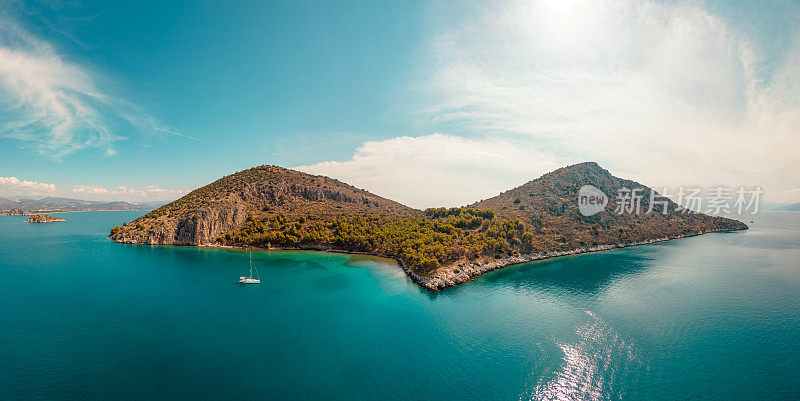 希腊伯罗奔尼撒半岛阿戈里达的Nafplio - Tolo的空中全景照片